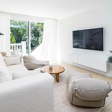 Fully Renovated Scandinavian Style 2 Bed In The Heart Of Puerto Banus Holiday home